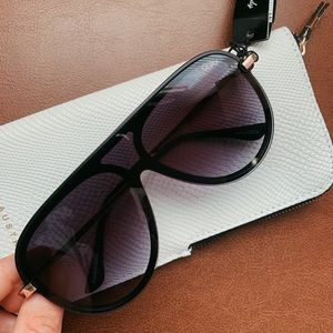 Quay Australia Women’s Black Empire Sunglasses
